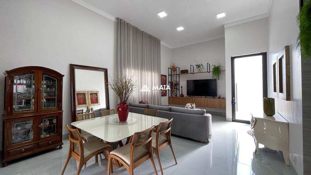 Casa de Condomínio à venda no Estância dos Ipês: 