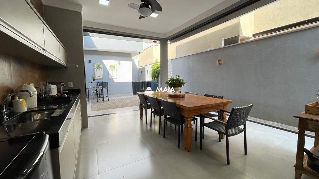 Casa de Condomínio à venda no Estância dos Ipês: 