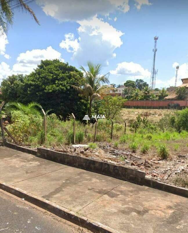 Terreno/Área à venda no Santa Maria: 