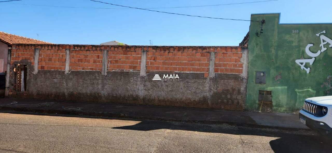 Terreno/Área à venda no Lourdes: 