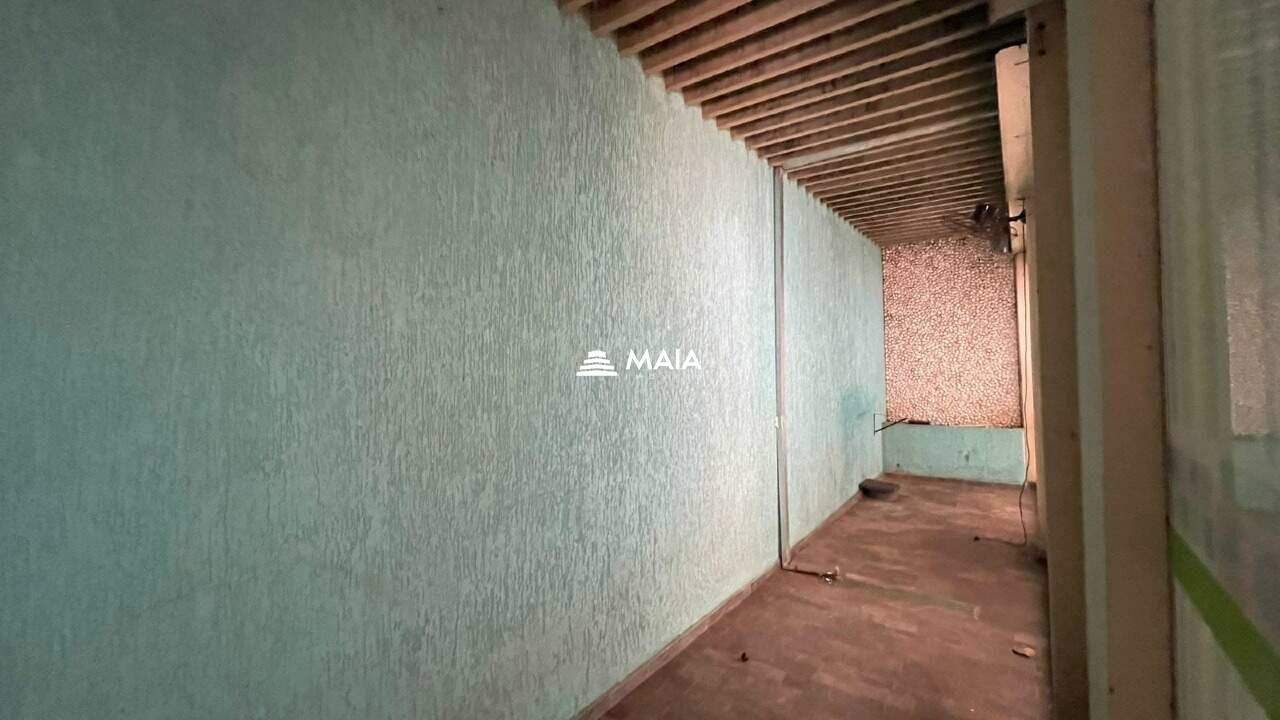 Galpão à venda no Mercês: 