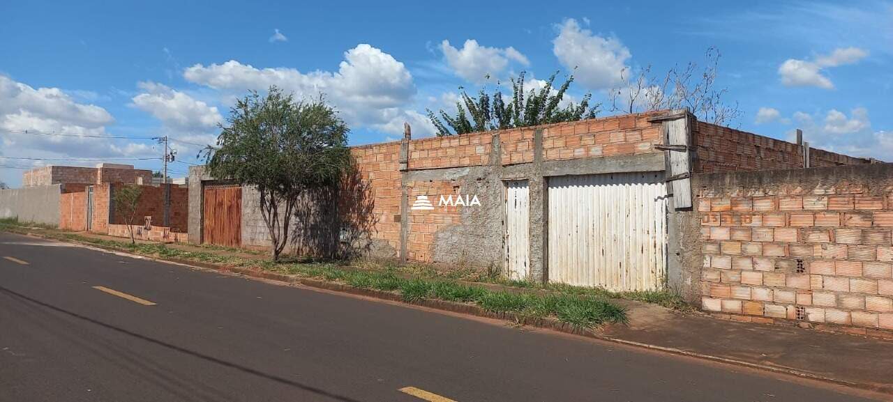 Terreno/Área à venda no Parque das Laranjeiras: 