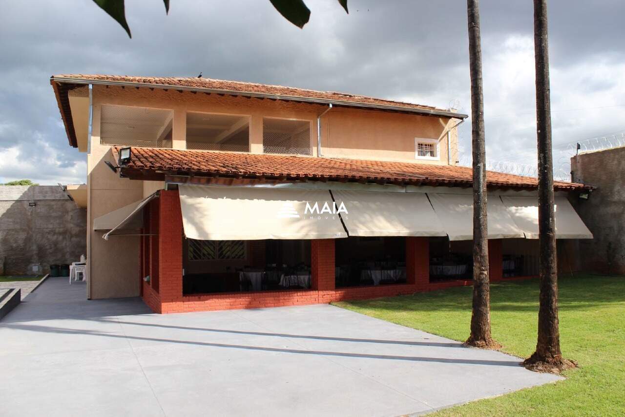 Casa à venda no Lourdes: 