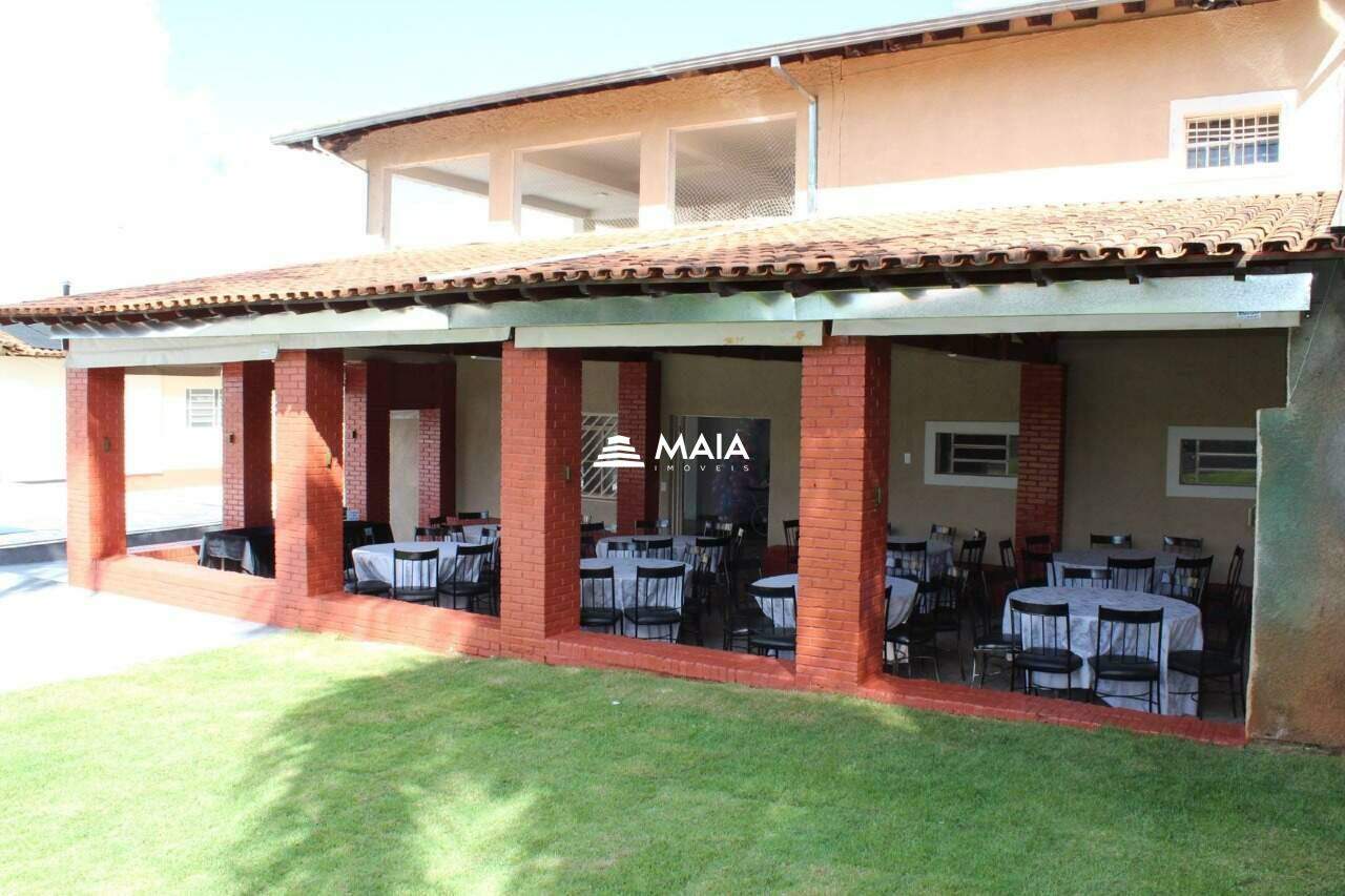 Casa à venda no Lourdes: 