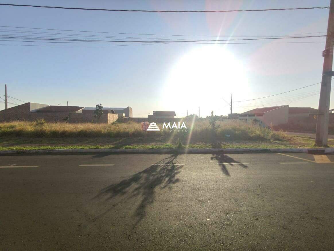 Terreno/Área à venda no Jardim Espanha: 