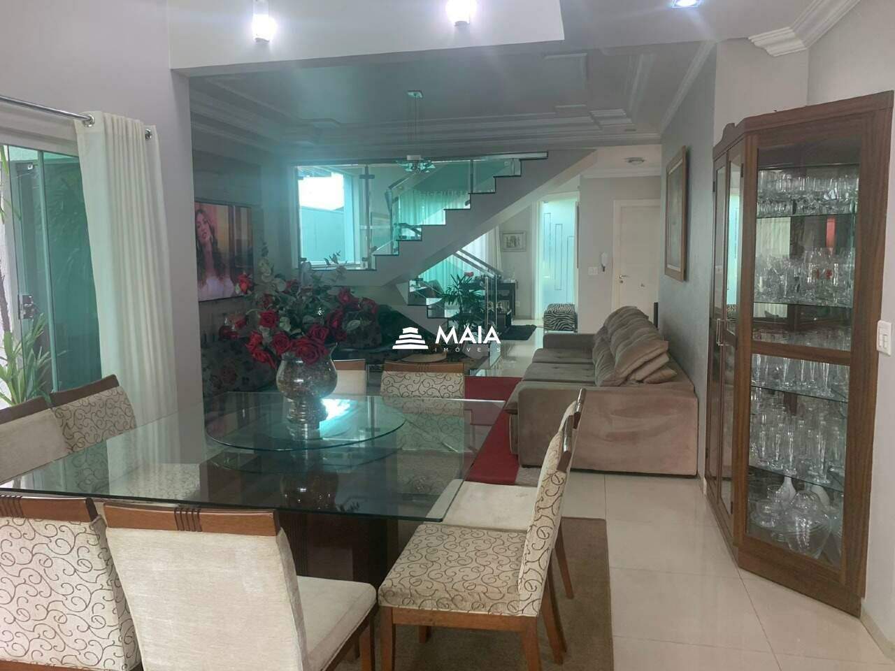 Casa à venda no bairro Jardim do Lago 