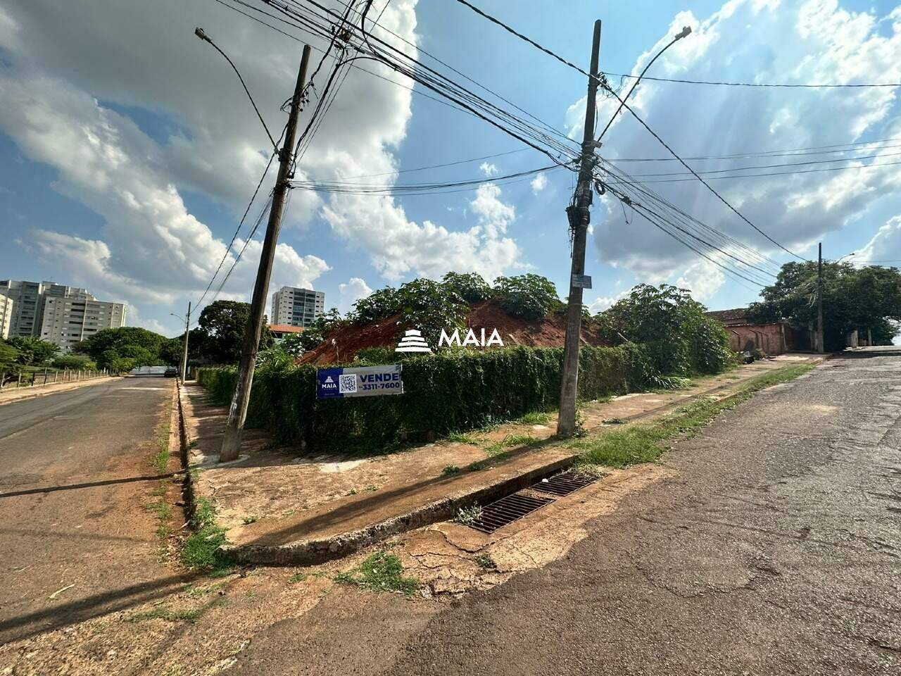 Terreno/Área à venda no Santa Maria: 
