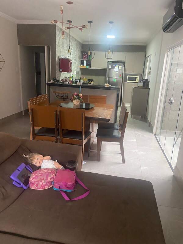 Casa à venda no Fabrício: 