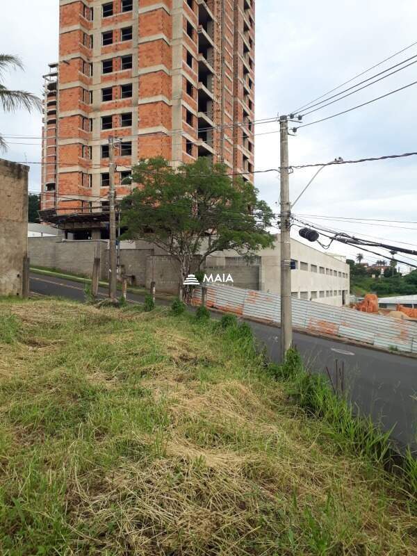 Terreno/Área à venda no Jardim São Bento: 