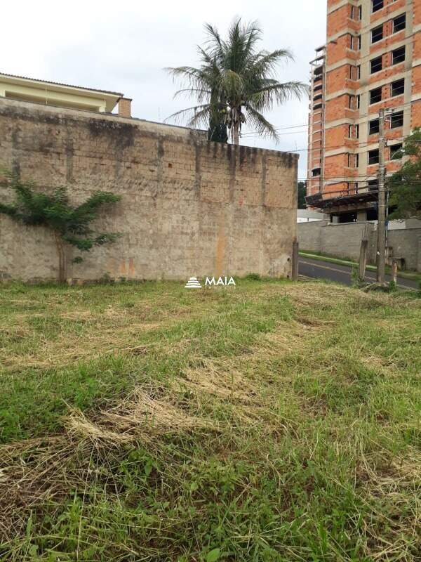Terreno/Área à venda no Jardim São Bento: 