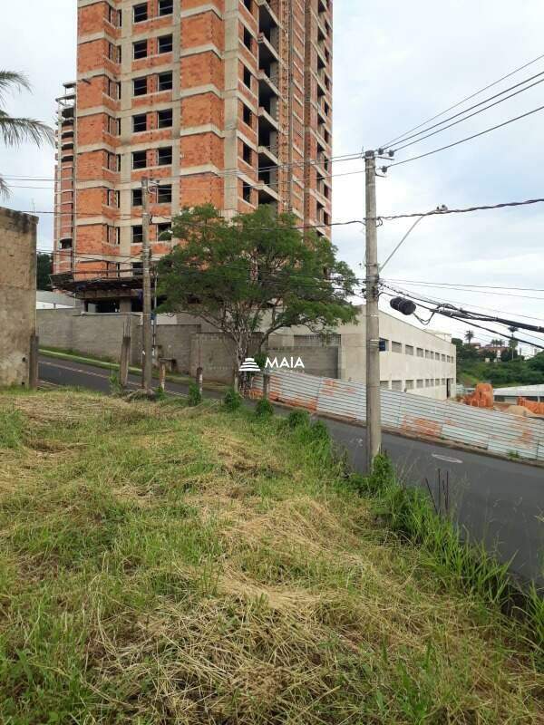 Terreno/Área à venda no Jardim São Bento: 