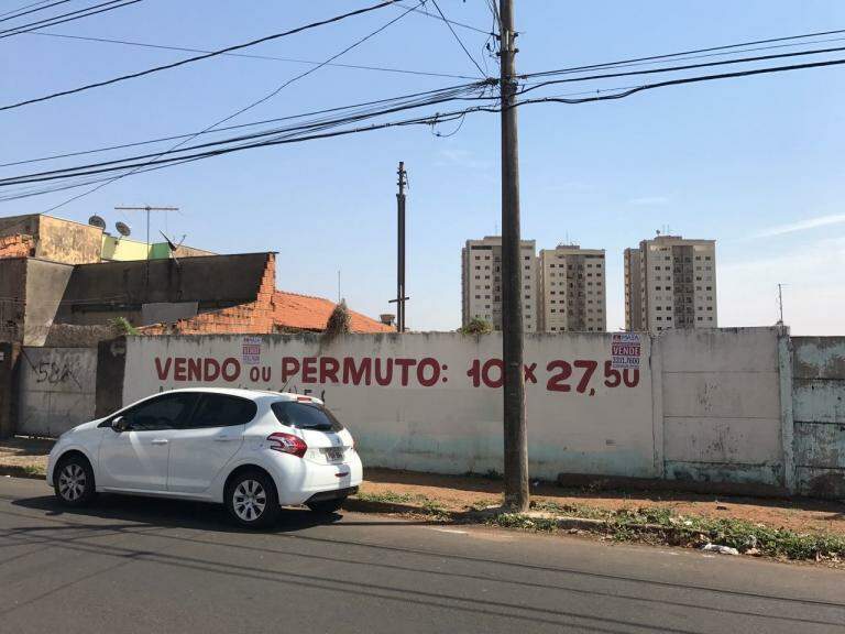 Terreno/Área à venda no São Benedito: 