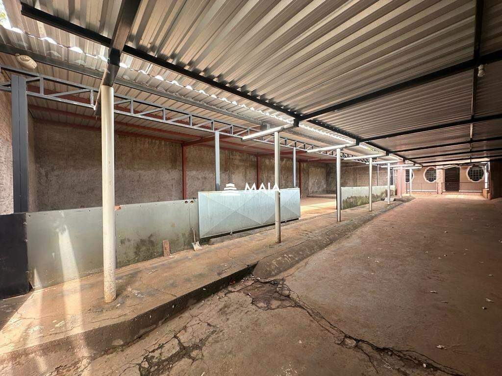 Comercial à venda no Parque das Américas: 