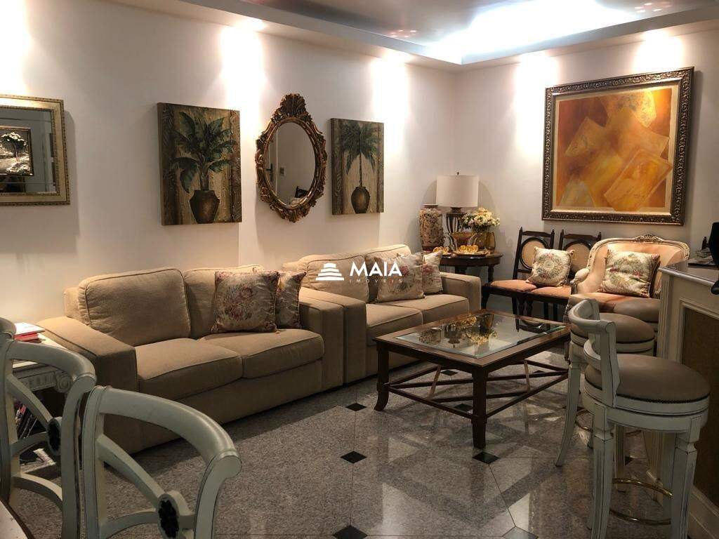 Apartamento à venda no Mercês: 