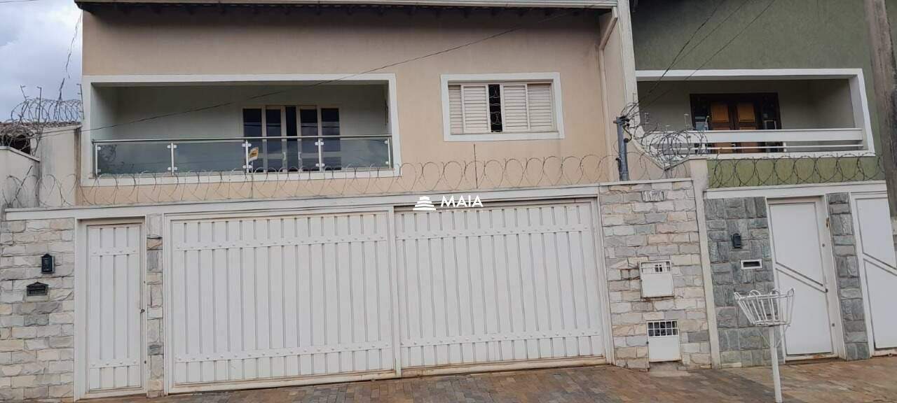 Casa à venda no bairro Abadia.