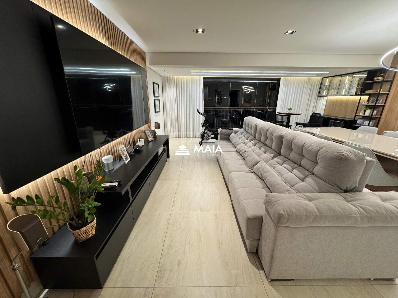 Apartamento à venda no Mercês: 