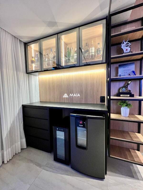 Apartamento à venda no Mercês: 