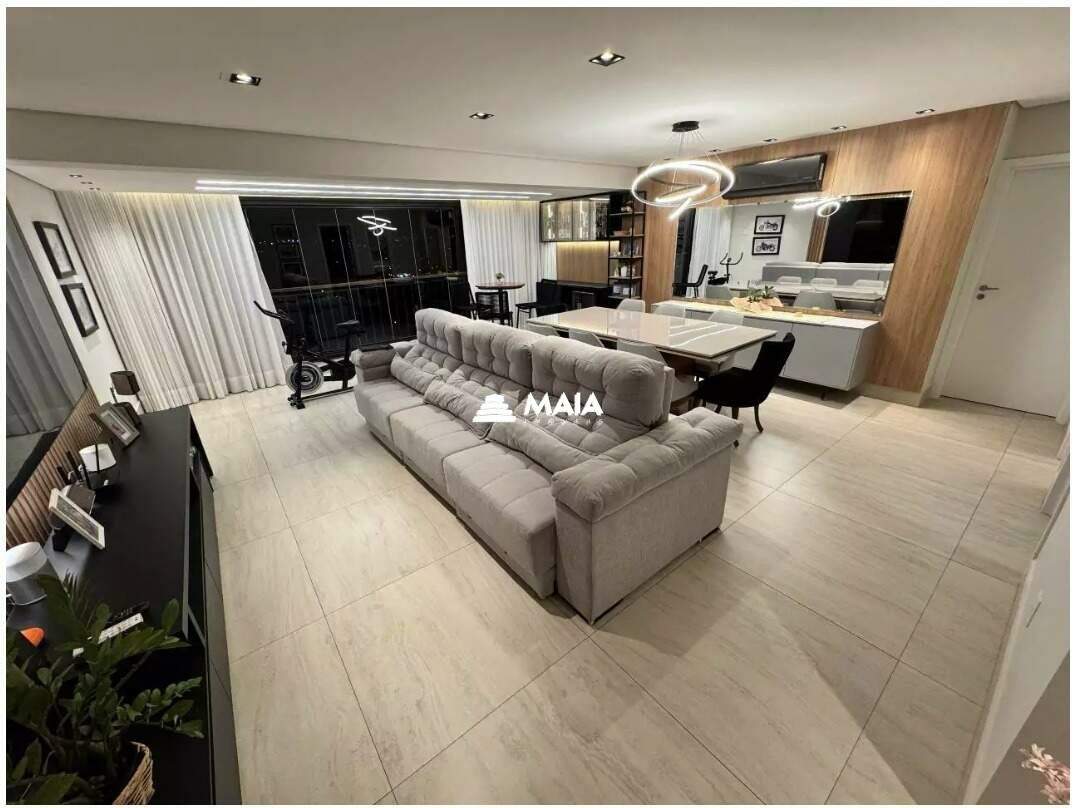 Apartamento à venda no Mercês: 