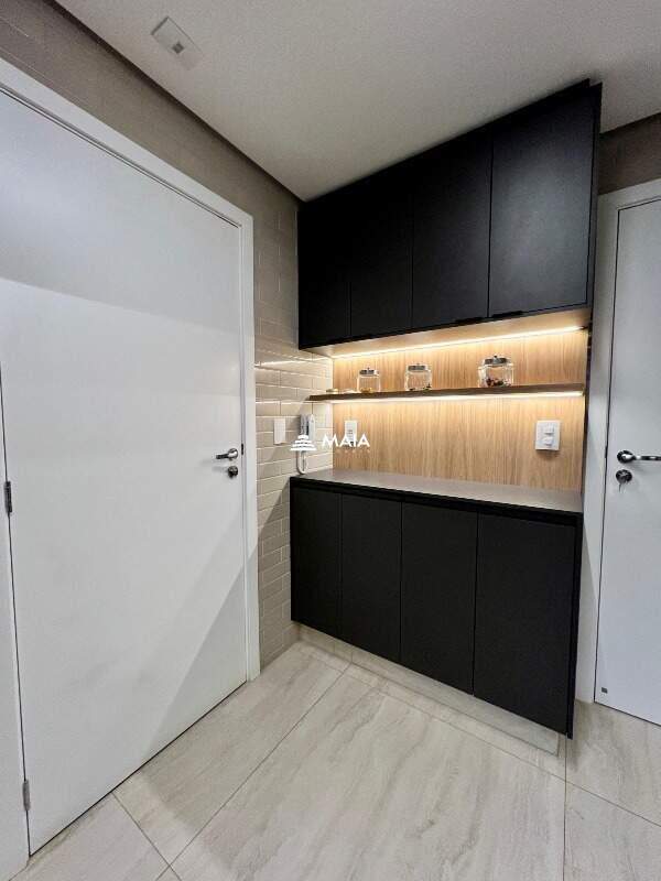 Apartamento à venda no Mercês: 