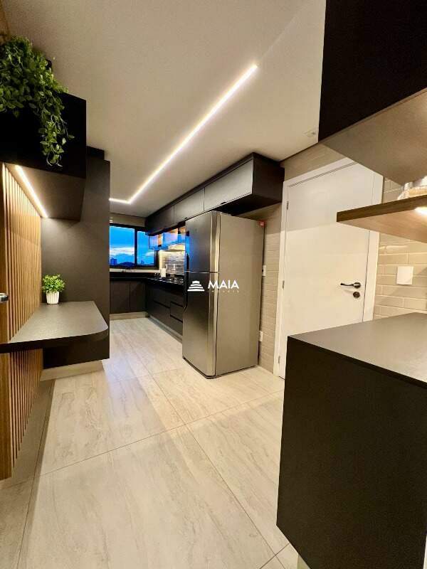 Apartamento à venda no Mercês: 