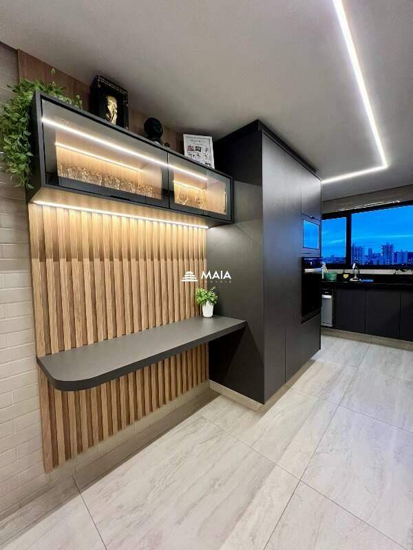 Apartamento à venda no Mercês: 