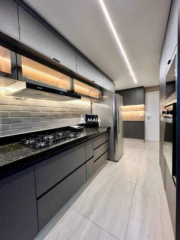 Apartamento à venda no Mercês: 