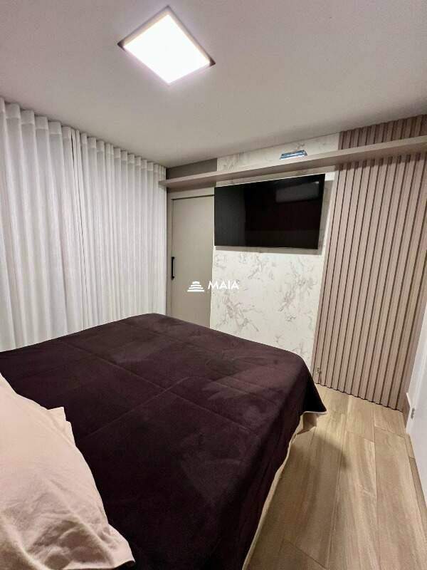 Apartamento à venda no Mercês: 