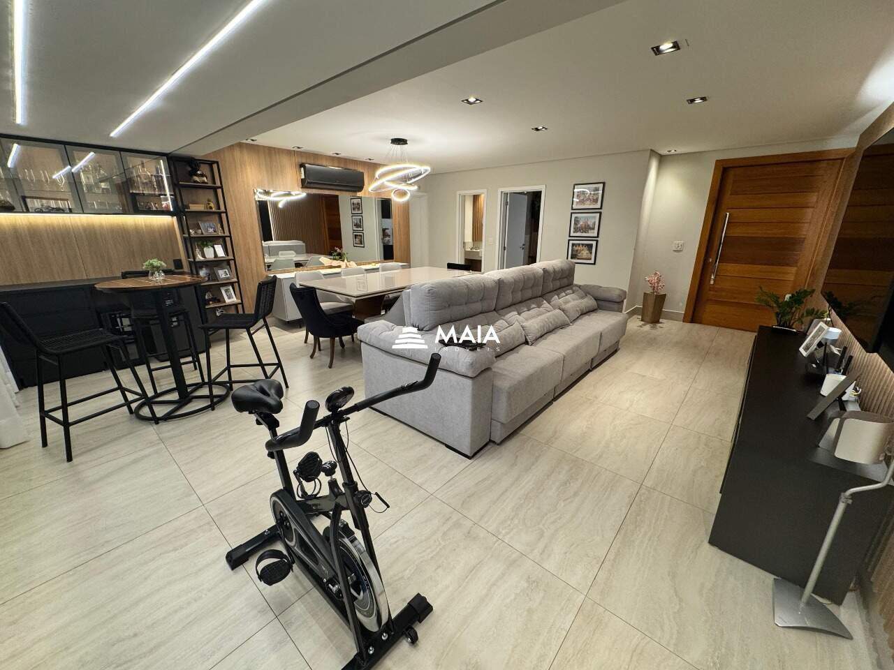 Apartamento à venda no Mercês: 