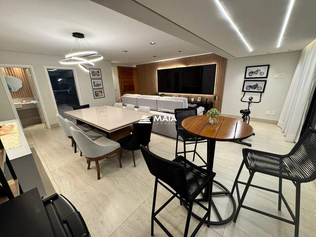 Apartamento à venda no Mercês: 