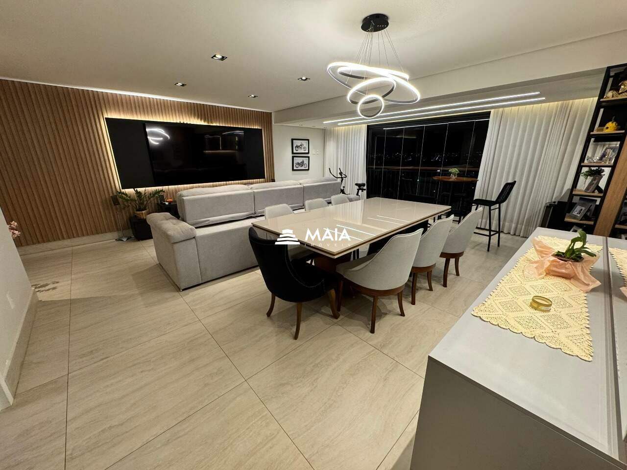 Apartamento à venda no Mercês: 