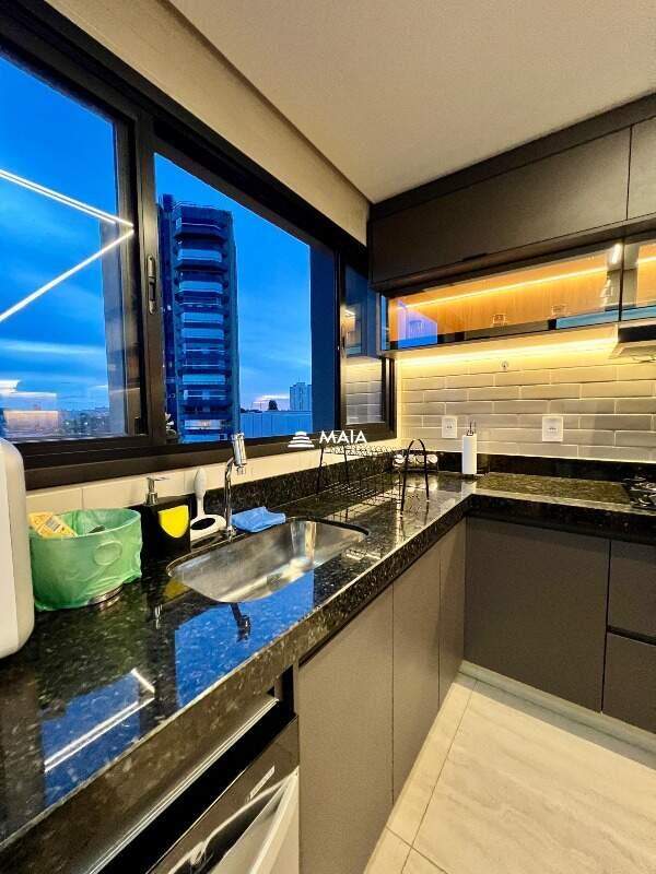 Apartamento à venda no Mercês: 