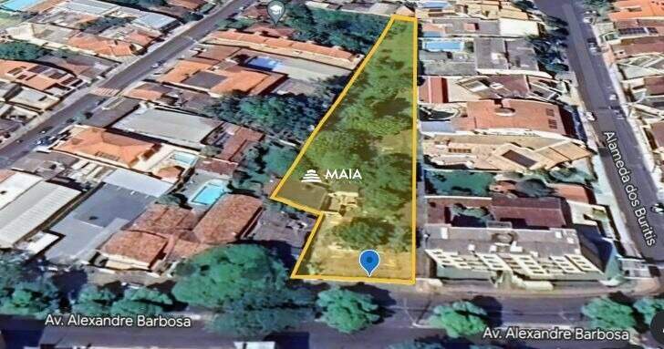 Terreno/Área para aluguel no Mercês: 