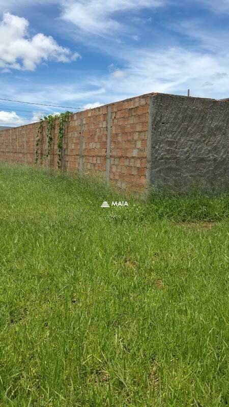 Terreno/Área à venda no Parque das Laranjeiras: 