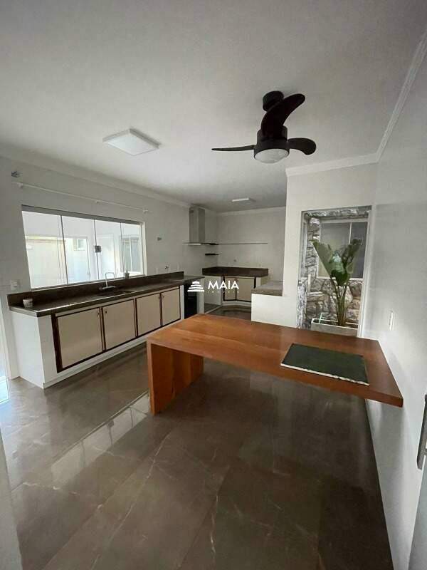 Casa à venda no Fabrício: 