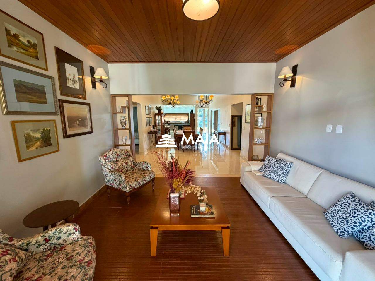 Casa de Condomínio à venda no Jockey Park: 