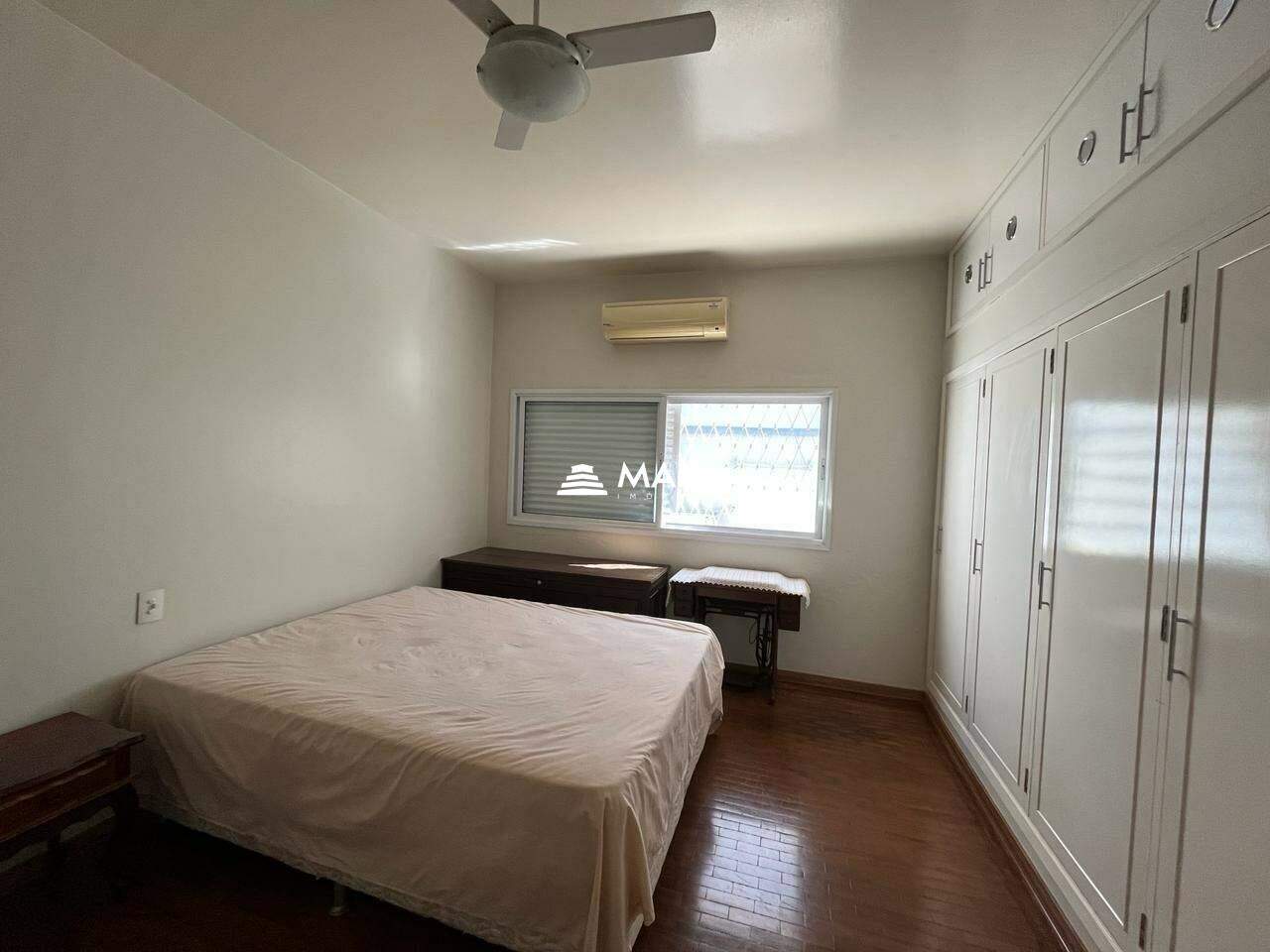 Casa à venda no Centro: 