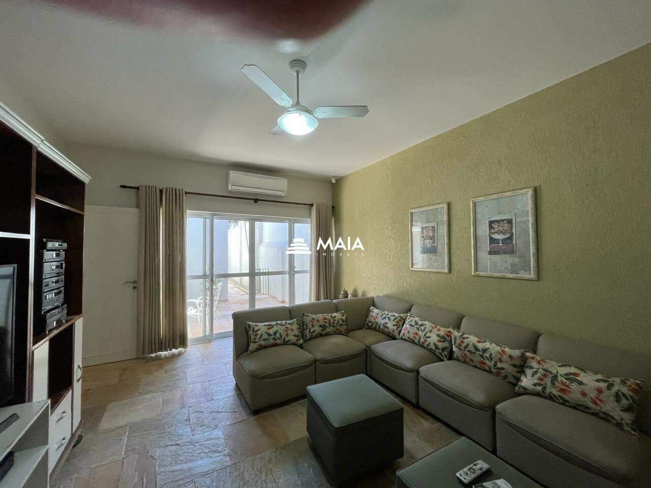 Casa à venda no Centro: 