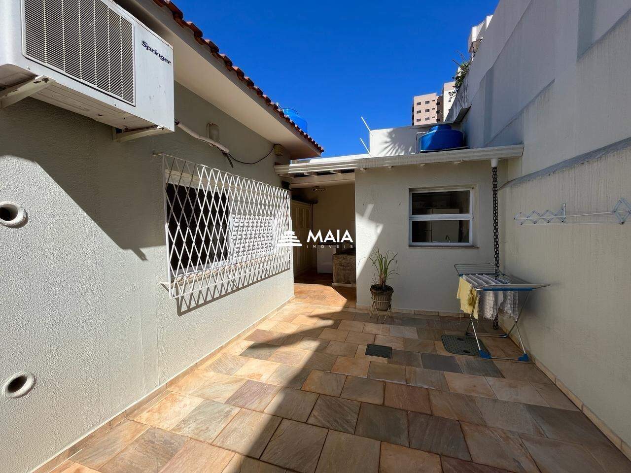 Casa à venda no Centro: 