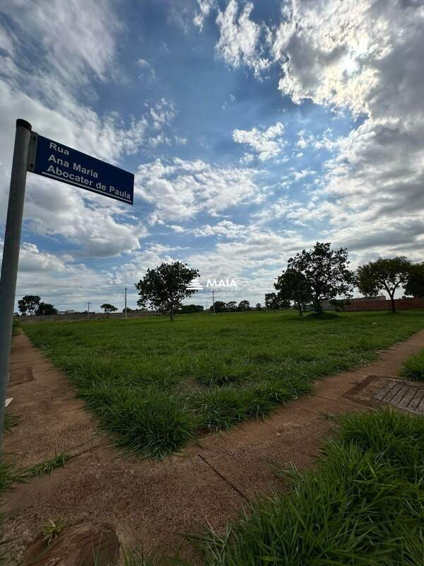 Terreno/Área à venda no Parque das Laranjeiras: 