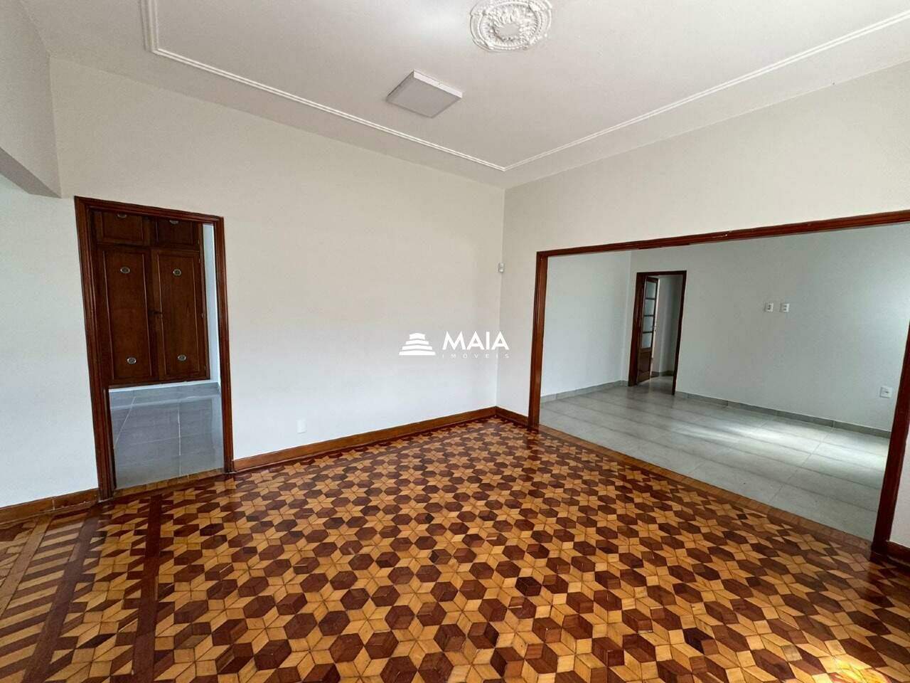 Casa à venda no Centro: 