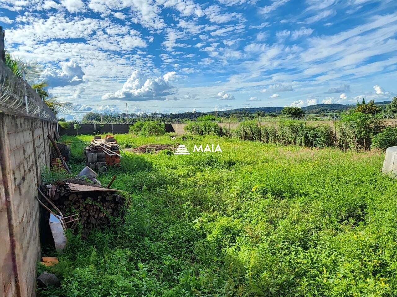 Terreno/Área à venda no Peirópolis: 