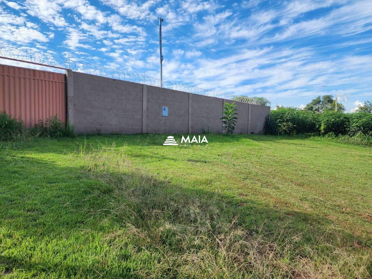 Terreno/Área à venda no Peirópolis: 