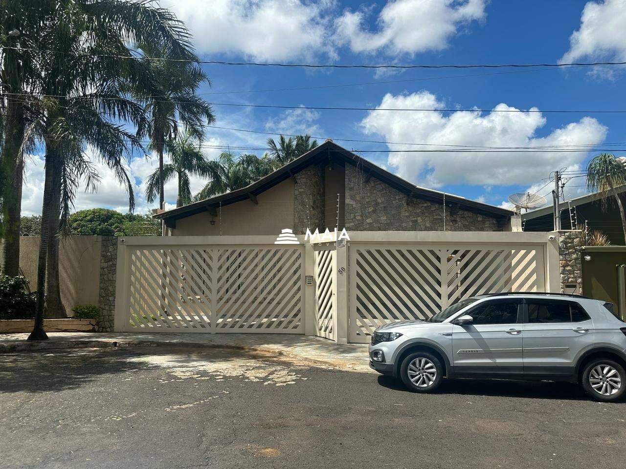 Casa à venda no Santos Dumont: 