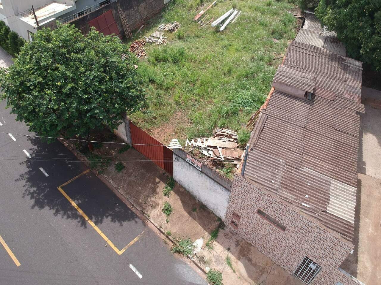 Terreno/Área para aluguel no Fabrício: 