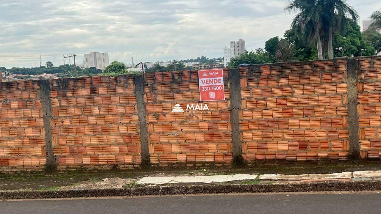 Terreno/Área à venda no Nossa Senhora da Abadia: 
