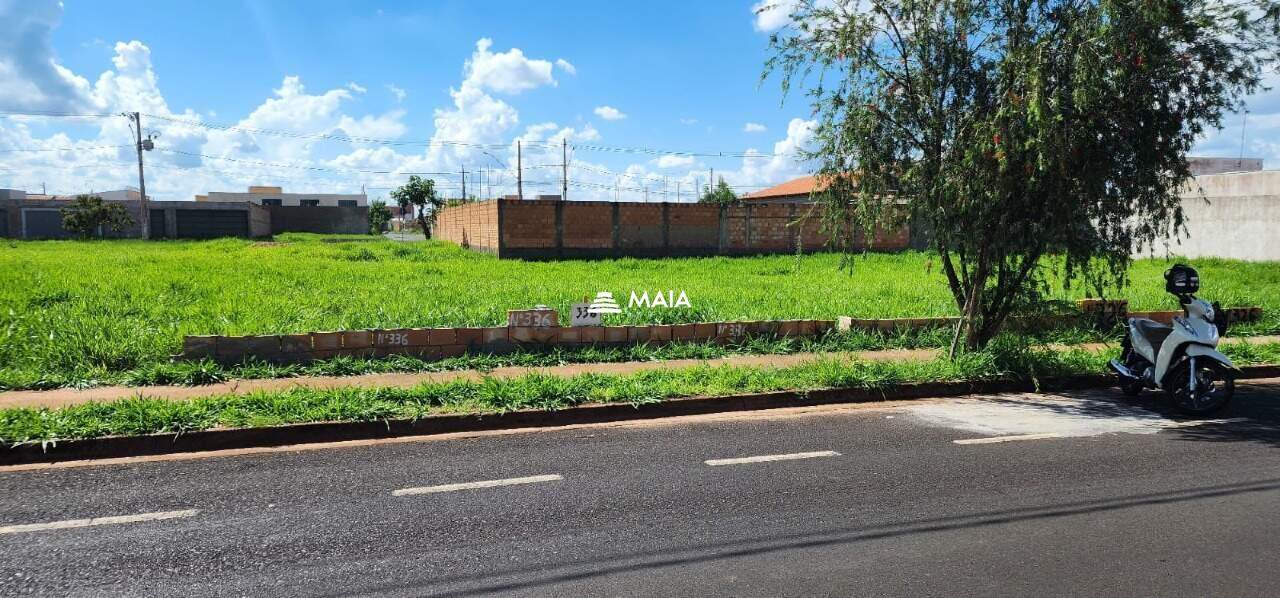 Terreno/Área à venda no Parque das Laranjeiras: 