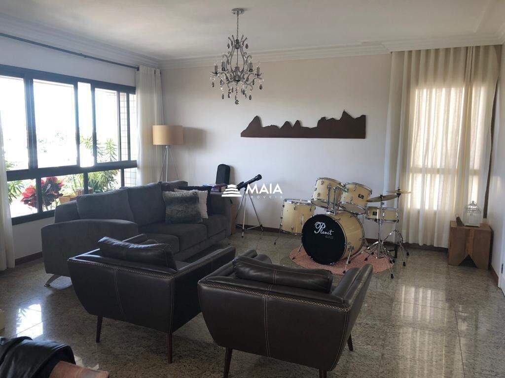 Apartamento à venda no Mercês: 