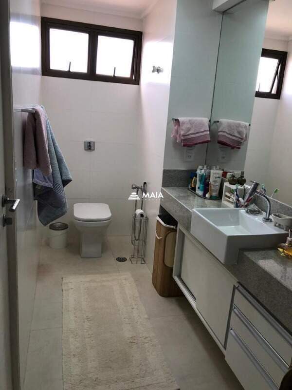 Apartamento à venda no Mercês: 