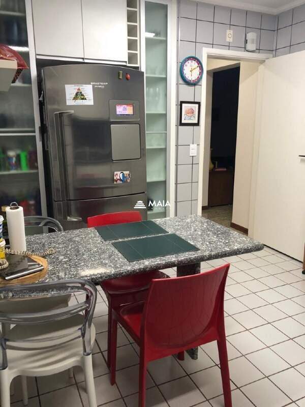 Apartamento à venda no Mercês: 