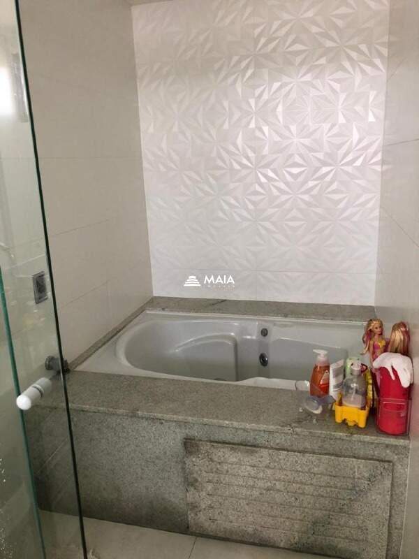 Apartamento à venda no Mercês: 